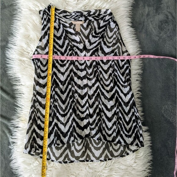 5 for $25! EUC! Zebra Stripe Mesh Blouse Tank - Picture 2 of 5